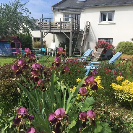 Unusual Duplex With Garden Hébergement de vacances Saint-Brieuc