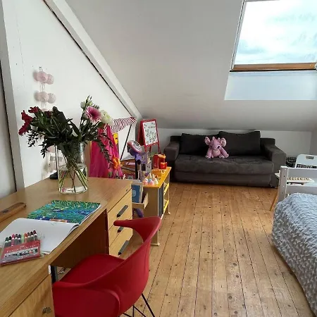 Unusual Duplex With Garden Hébergement de vacances *